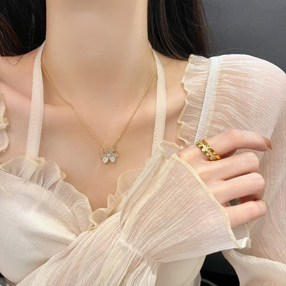 [Vellora Opalyn]FLOWER DIAMOND NECKLACE