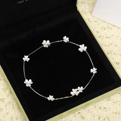 [Vellora Opalyn]FRIVOLE SILVER 9 FLOWERS NECKLACE
