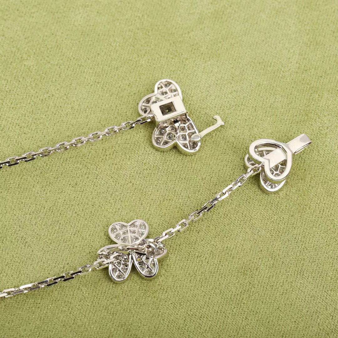 [Vellora Opalyn]FRIVOLE SILVER 9 FLOWERS NECKLACE