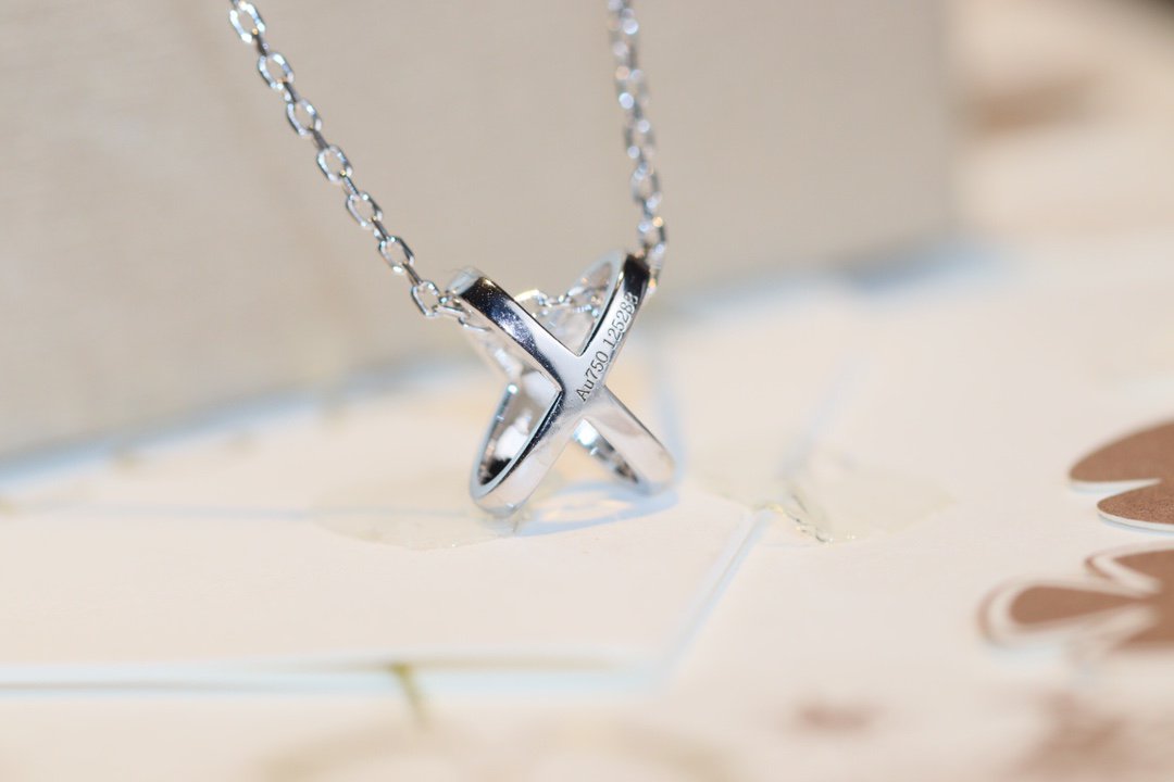 [Vellora Opalyn]JEUX DE DIAMOND NECKLACE
