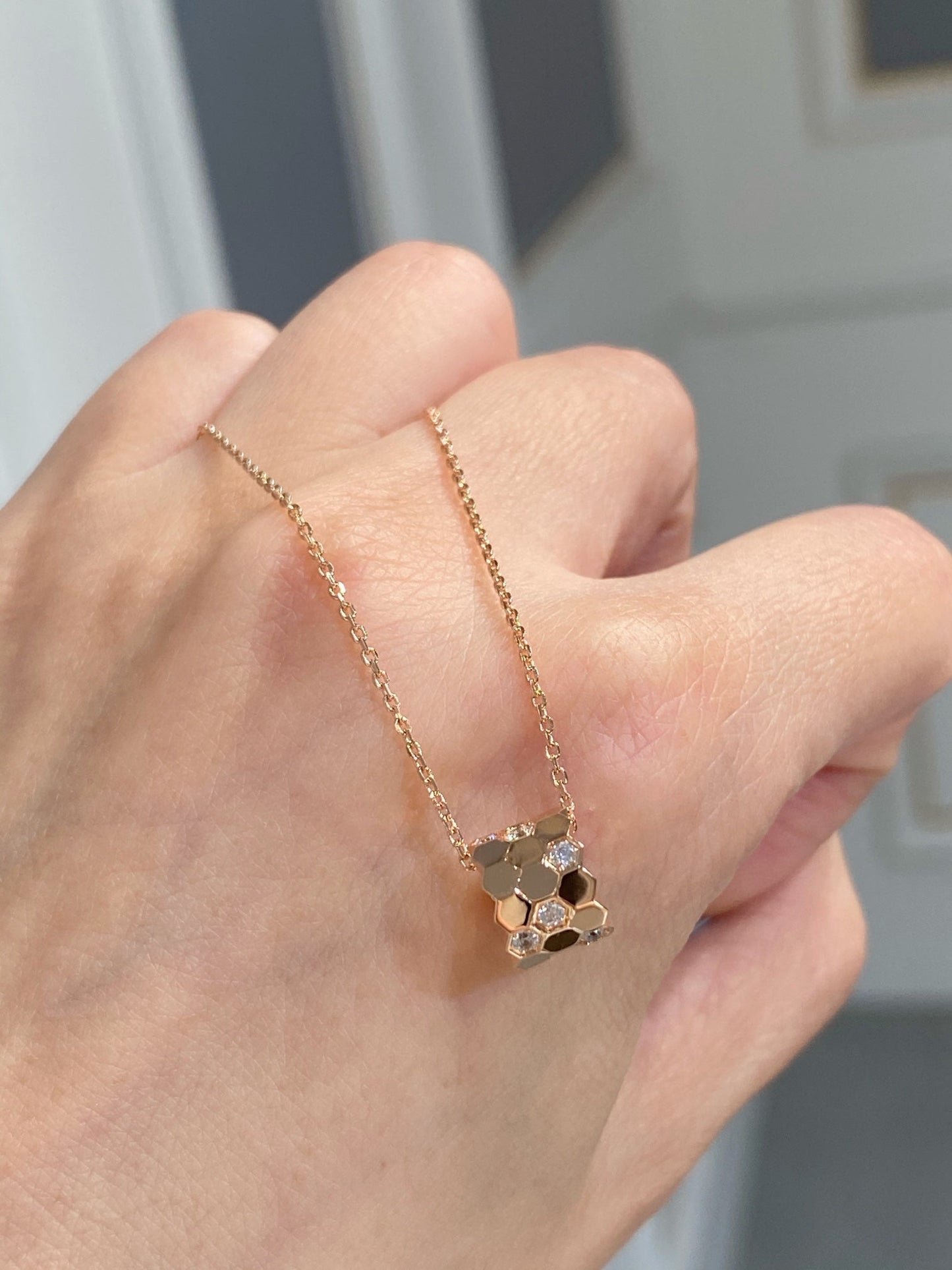 [Vellora Opalyn]BEE LOVE DIAMOND NECKLACE