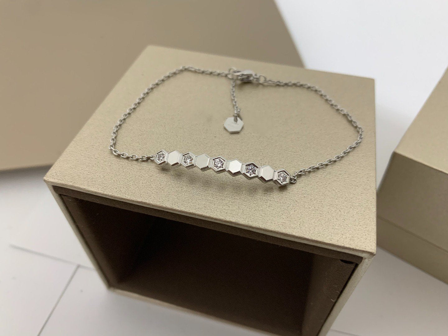 [Vellora Opalyn]BEE LOVE BRACELET DIAMOND