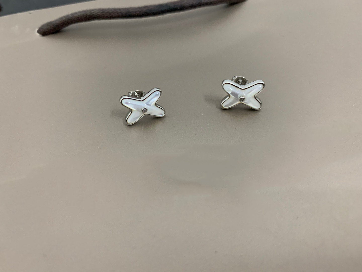 [Vellora Opalyn]JEUX DE WHITE MOP SILVER DIAMOND EARRINGS