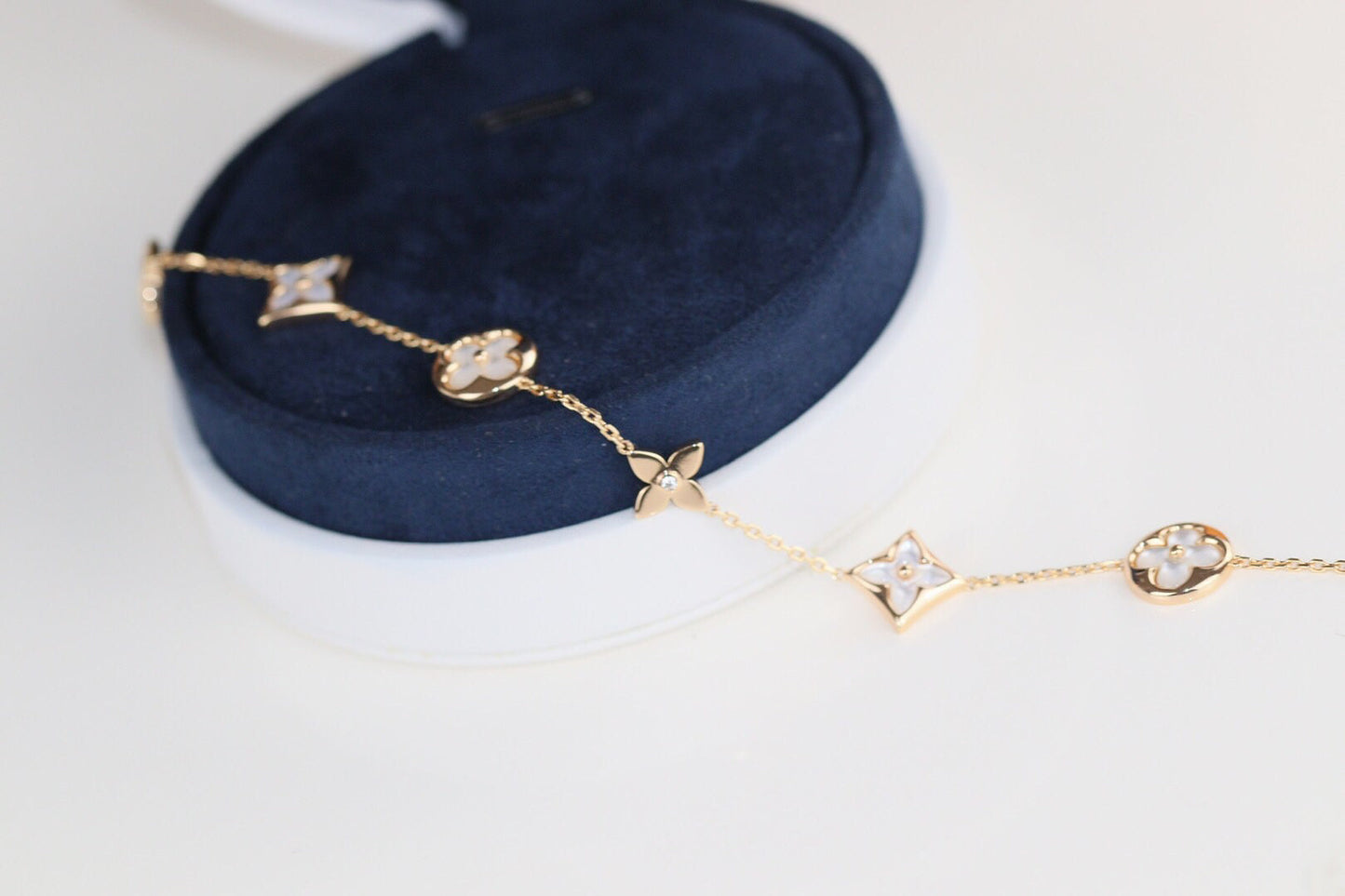 [Vellora Opalyn]LEAF CLOVER BRACELET