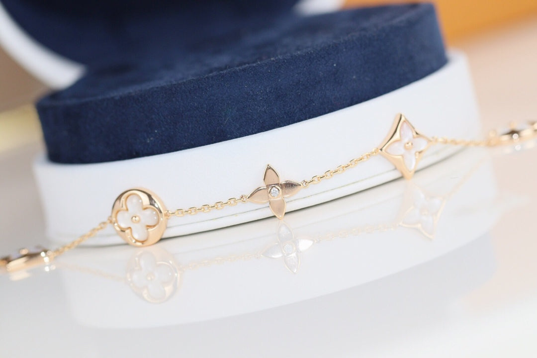 [Vellora Opalyn]LEAF CLOVER BRACELET