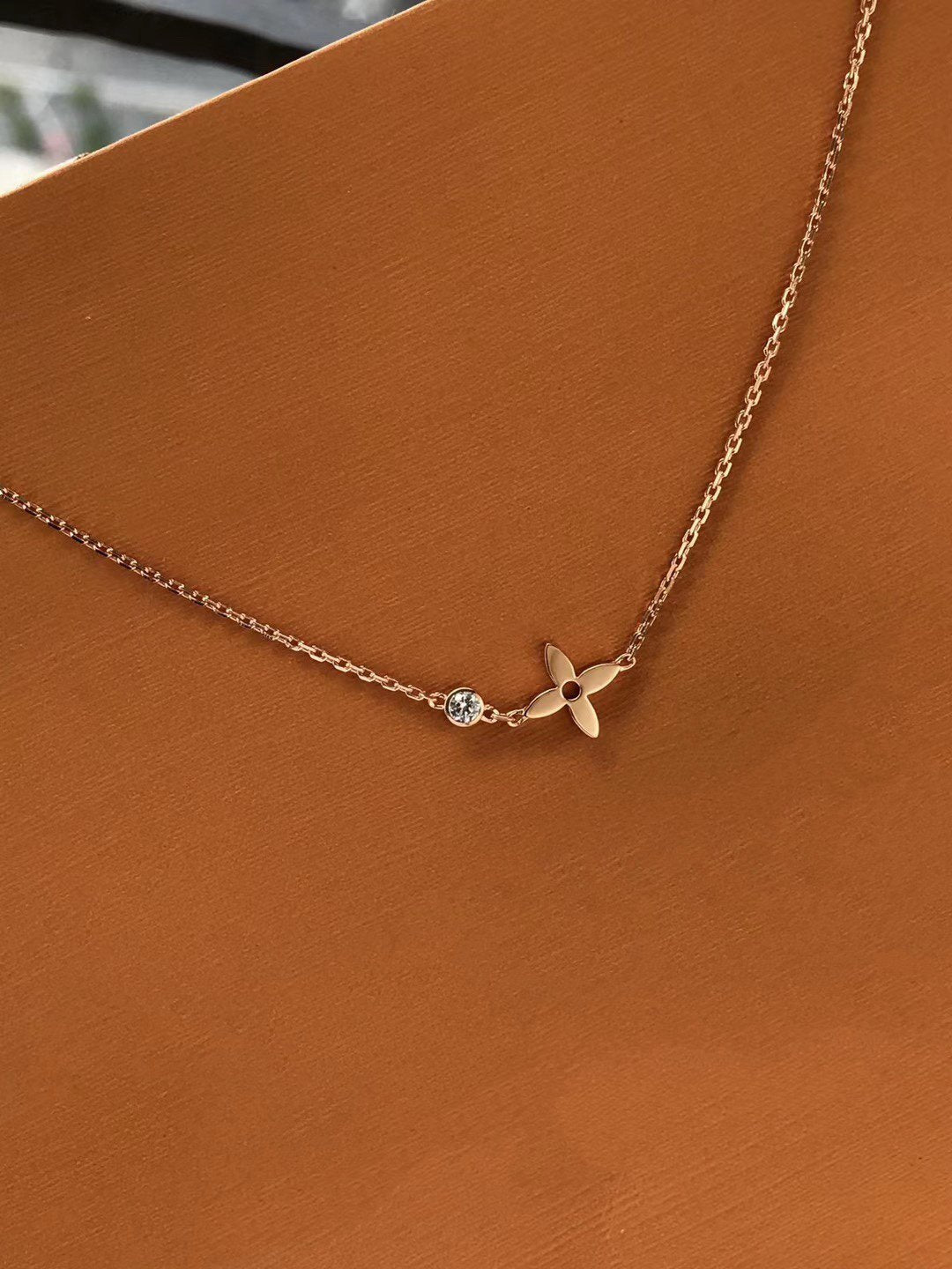 [Vellora Opalyn]BLOSSOM PENDANT PINK GOLD AND DIAMOND