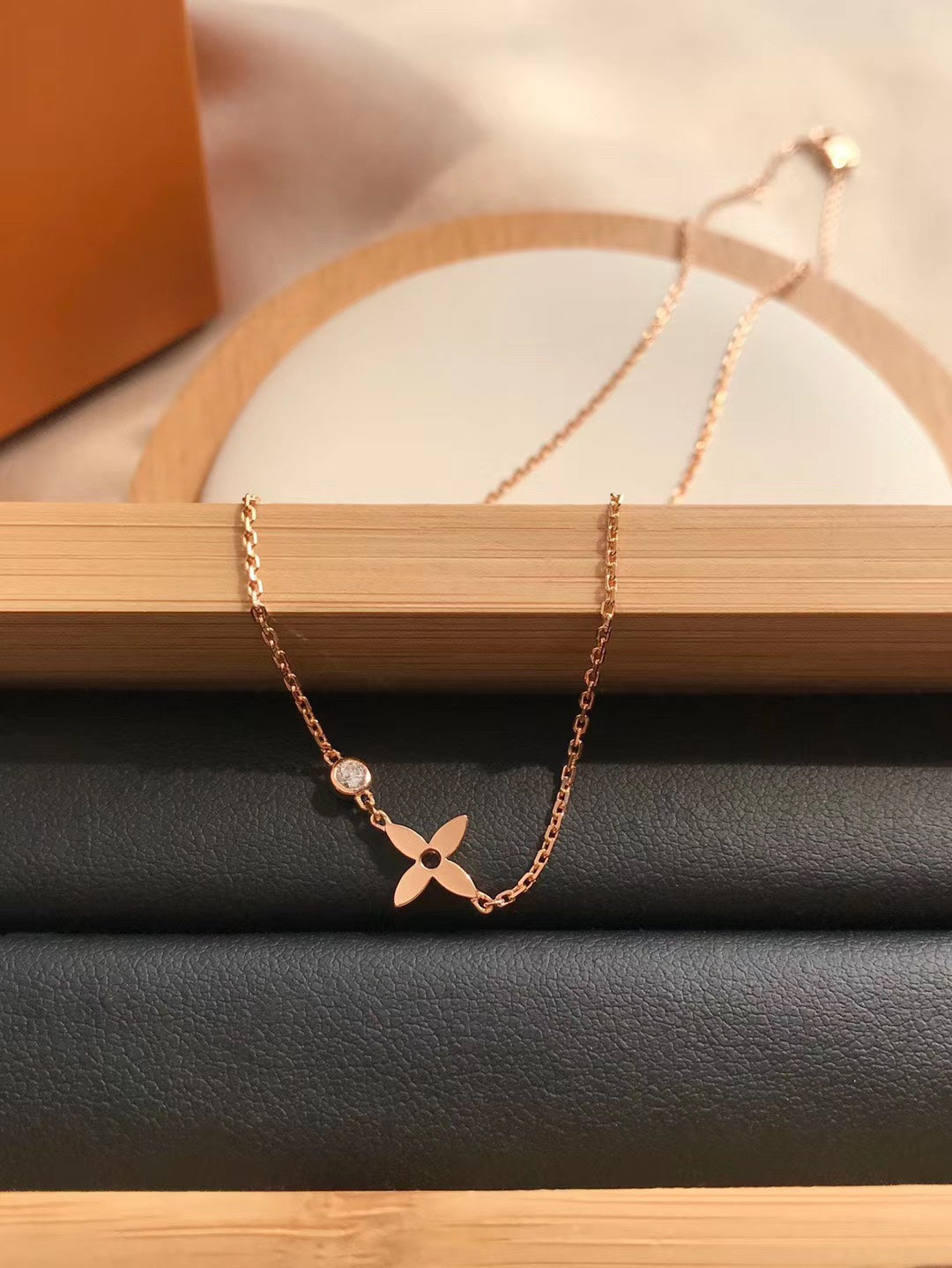 [Vellora Opalyn]BLOSSOM PENDANT PINK GOLD AND DIAMOND