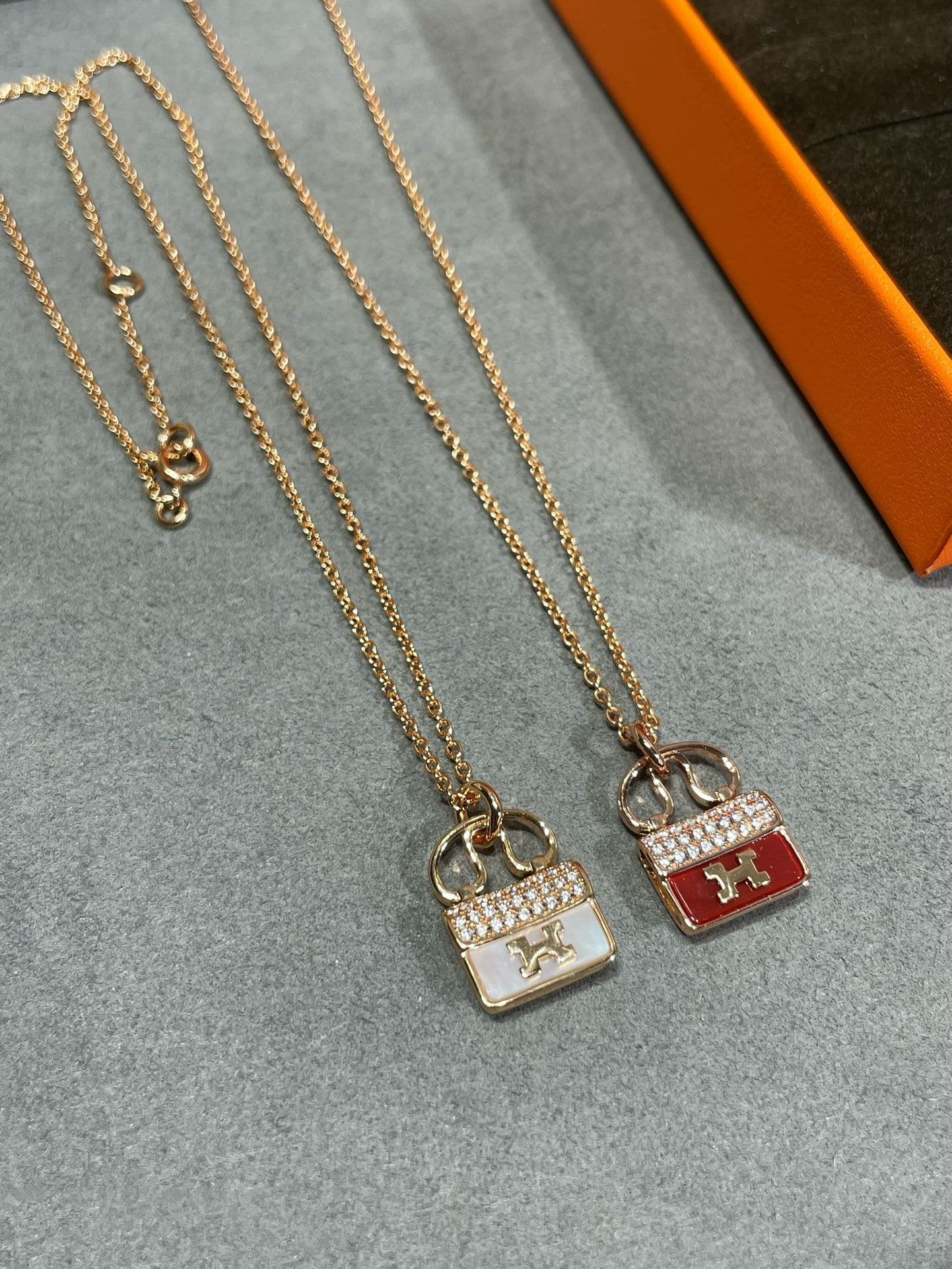 [Vellora Opalyn]H CIRCE MOISSANITE PENDANT NECKLACE GOLD