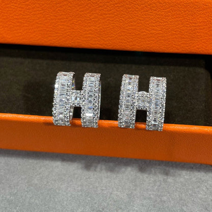 [Vellora Opalyn]H STUD EARRINGS WITH SILVER DIAMONDS