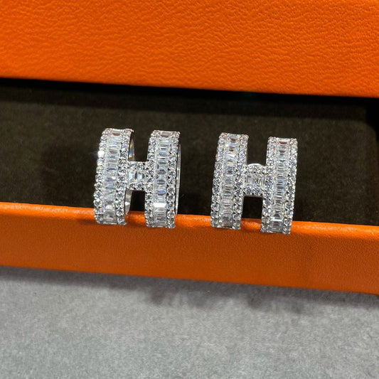 [Vellora Opalyn]H STUD EARRINGS WITH SILVER DIAMONDS
