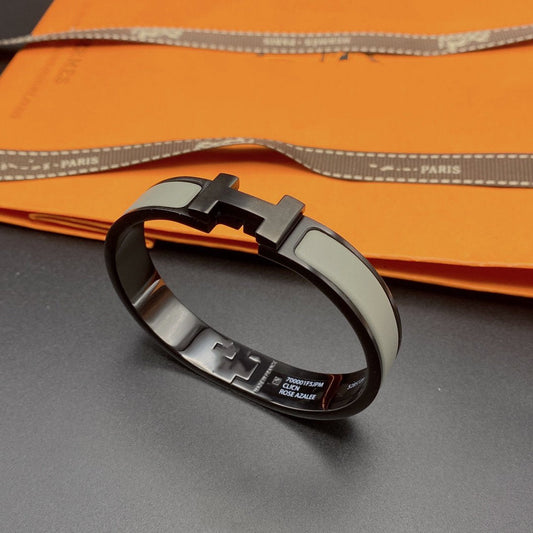 [Vellora Opalyn]CLIC HM SO BLACK GREY BRACELET