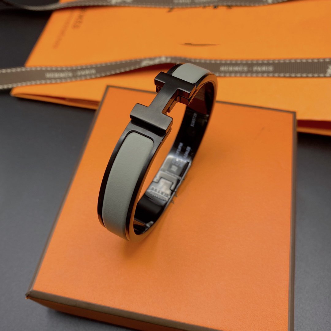 [Vellora Opalyn]CLIC HM SO BLACK GREY BRACELET