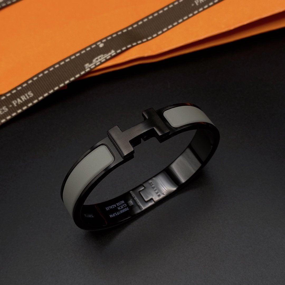 [Vellora Opalyn]CLIC HM SO BLACK GREY BRACELET