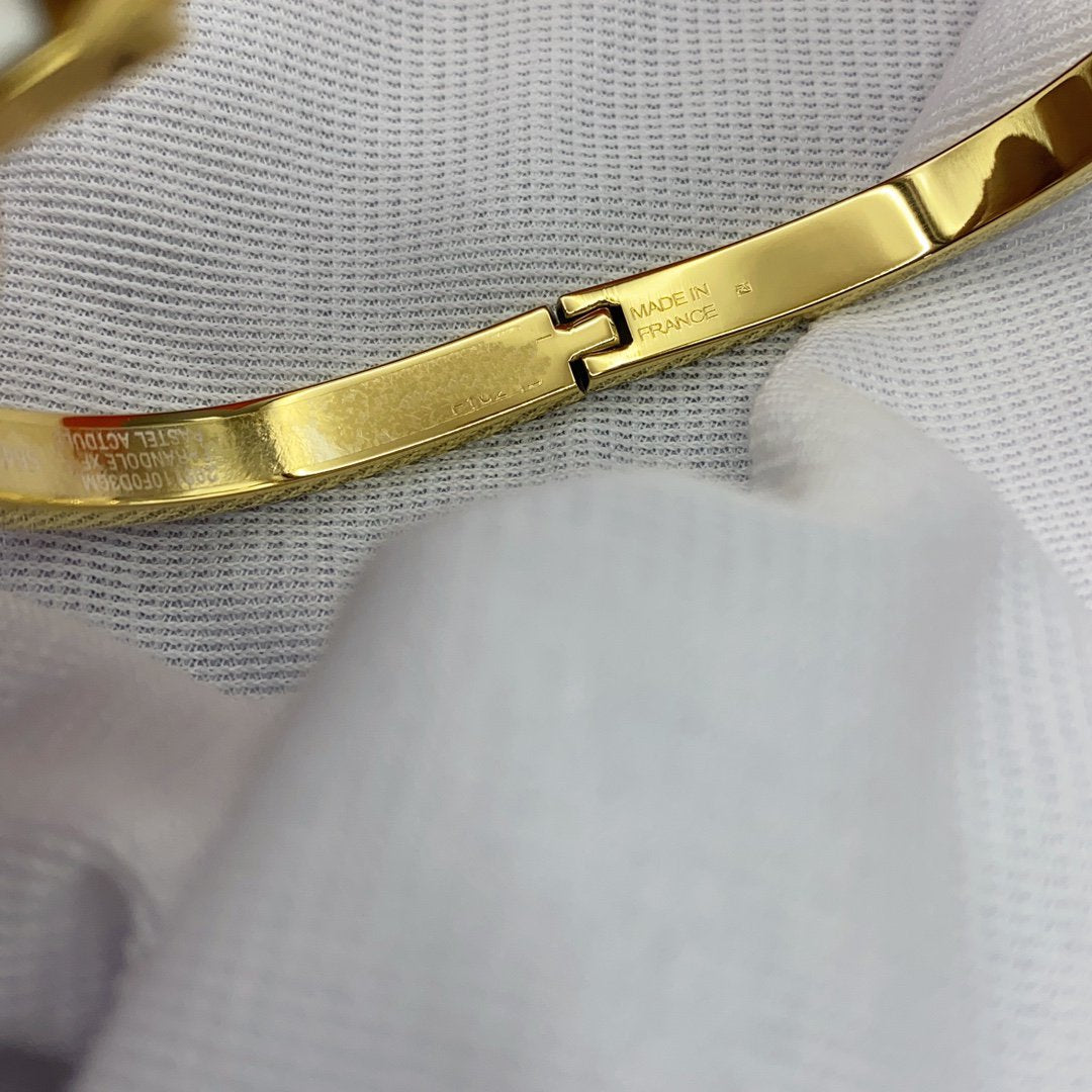[Vellora Opalyn]CLASSIC HM CLIC WHITE 8MM ENAMEL BRACELET
