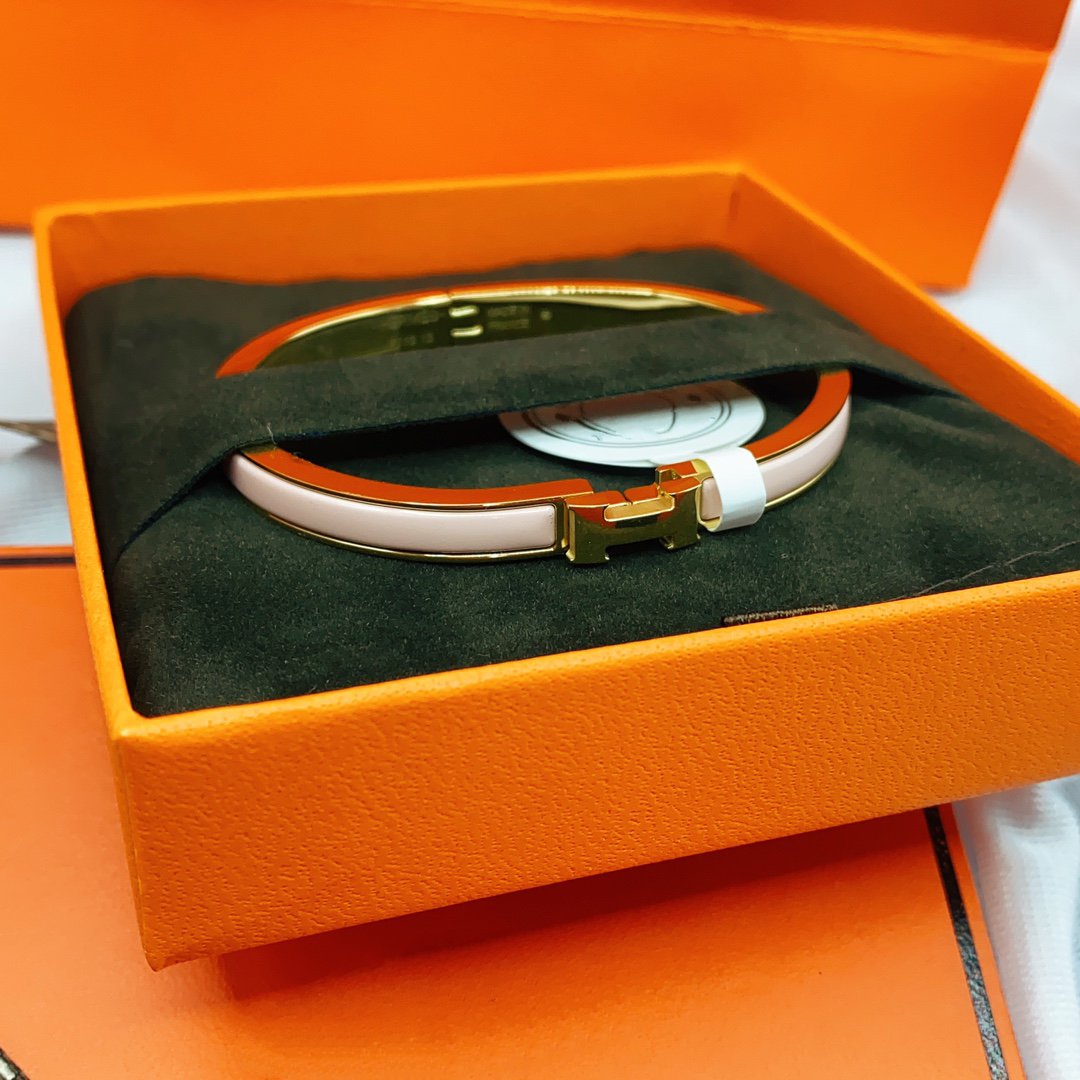 [Vellora Opalyn]CLASSIC HM CLIC  PINK 8MM ENAMEL BRACELET