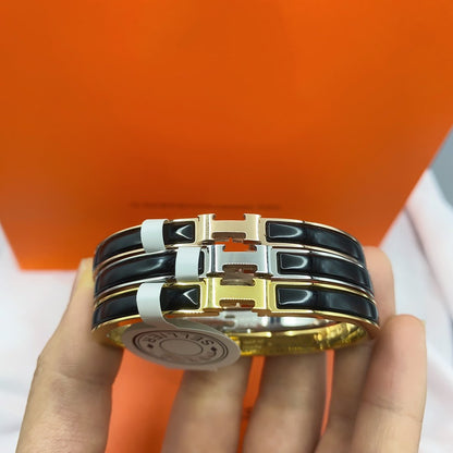 [Vellora Opalyn]CLASSIC HM CLIC BLACK 8MM ENAMEL BRACELET