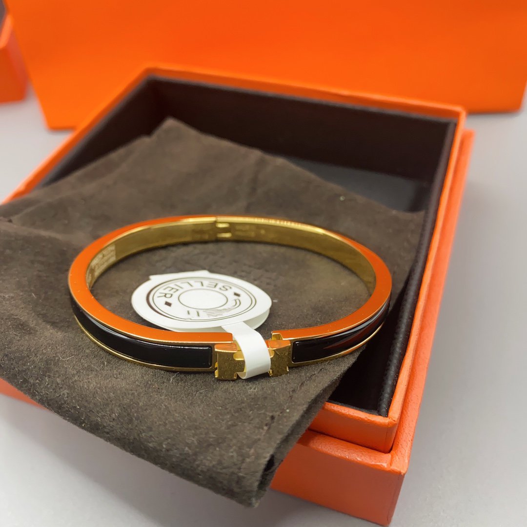 [Vellora Opalyn]CLASSIC HM CLIC BLACK 8MM ENAMEL BRACELET