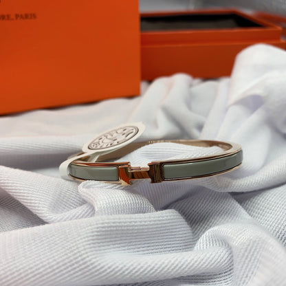 [Vellora Opalyn]CLASSIC HM CLIC GREEN 8MM ENAMEL BRACELET