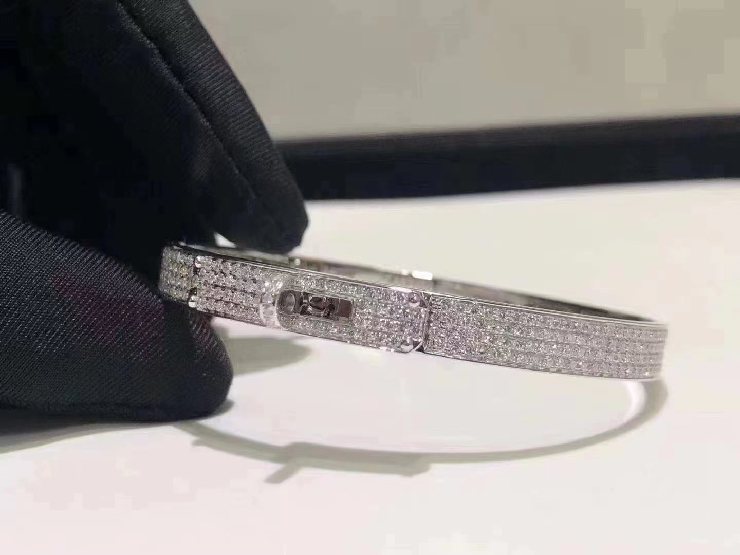 [Vellora Opalyn]HM KELLY BRACELET IN SILVER AND FULL PAVE DIAMOND