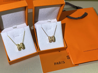 [Vellora Opalyn]HM CLIC YELLOW ENAMEL GOLD NECKLACE