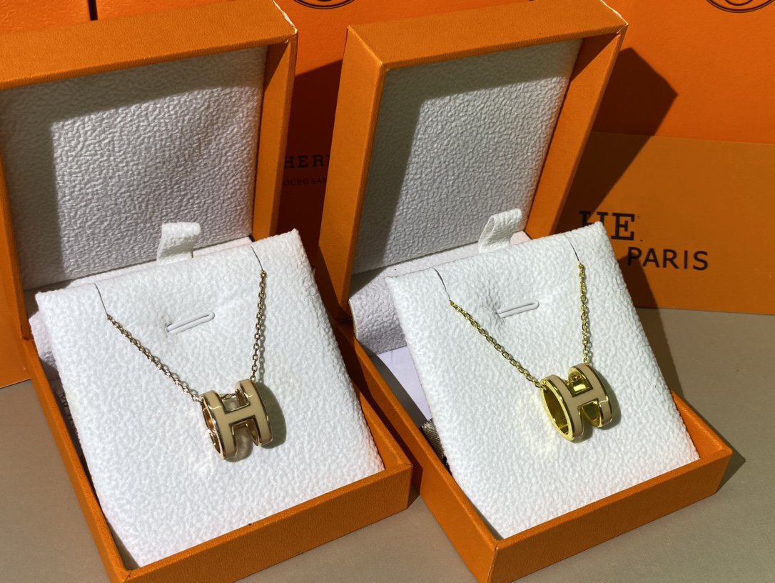 [Vellora Opalyn]HM CLIC YELLOW ENAMEL GOLD NECKLACE