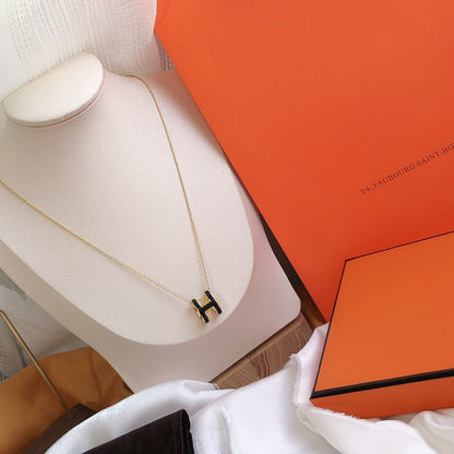 [Vellora Opalyn]HM CLIC BLACK ENAMEL GOLD NECKLACE