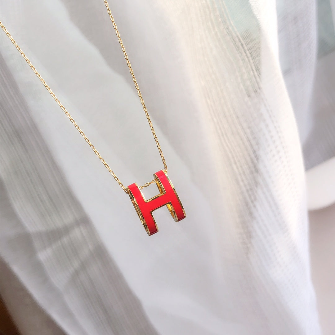 [Vellora Opalyn]HM CLIC RED ENAMEL GOLD NECKLACE