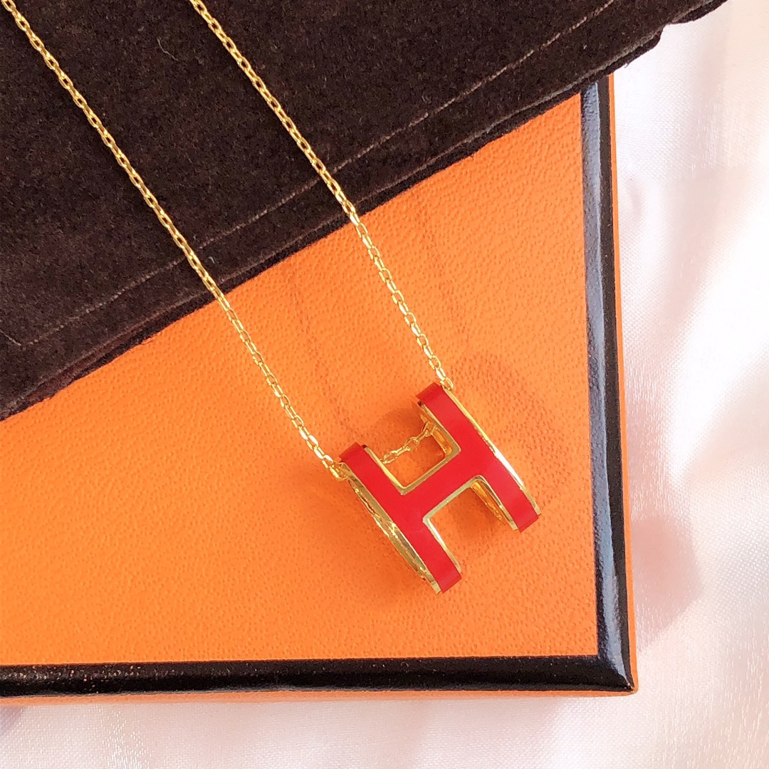 [Vellora Opalyn]HM CLIC RED ENAMEL GOLD NECKLACE