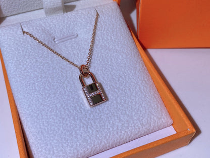 [Vellora Opalyn]HM ADVANCED NICHE LOCK HEAD NECKLACE DIAMONDS