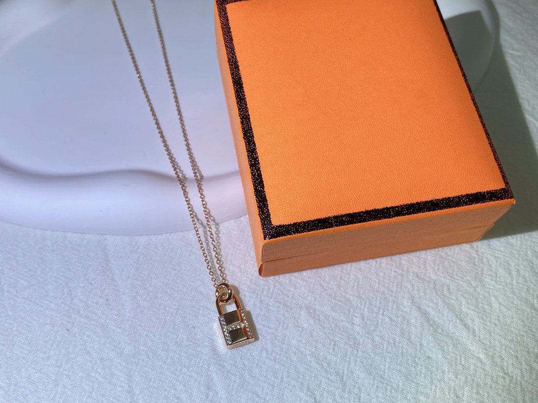 [Vellora Opalyn]HM ADVANCED NICHE LOCK HEAD NECKLACE DIAMONDS