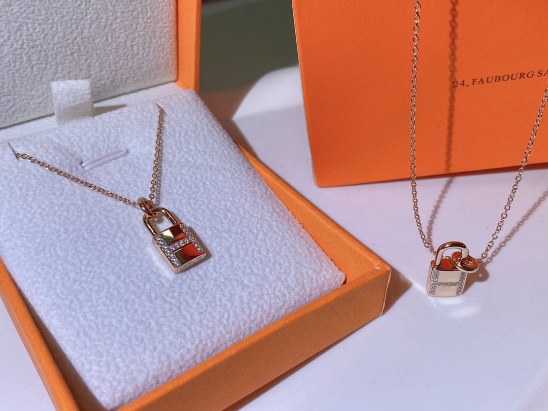 [Vellora Opalyn]HM ADVANCED NICHE LOCK HEAD NECKLACE DIAMONDS