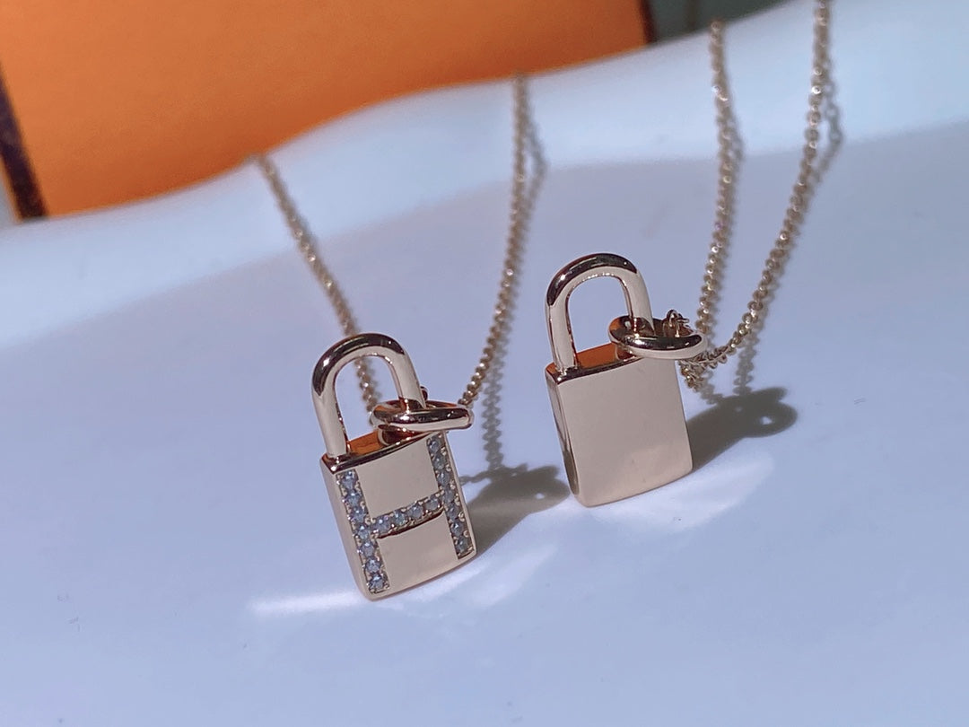 [Vellora Opalyn]HM ADVANCED NICHE LOCK HEAD NECKLACE DIAMONDS