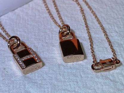 [Vellora Opalyn]HM ADVANCED NICHE LOCK HEAD NECKLACE DIAMONDS