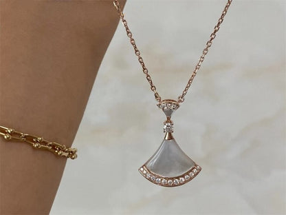 [Vellora Opalyn]DREAM NECKLACE MOP PINK GOLD DIAMOND