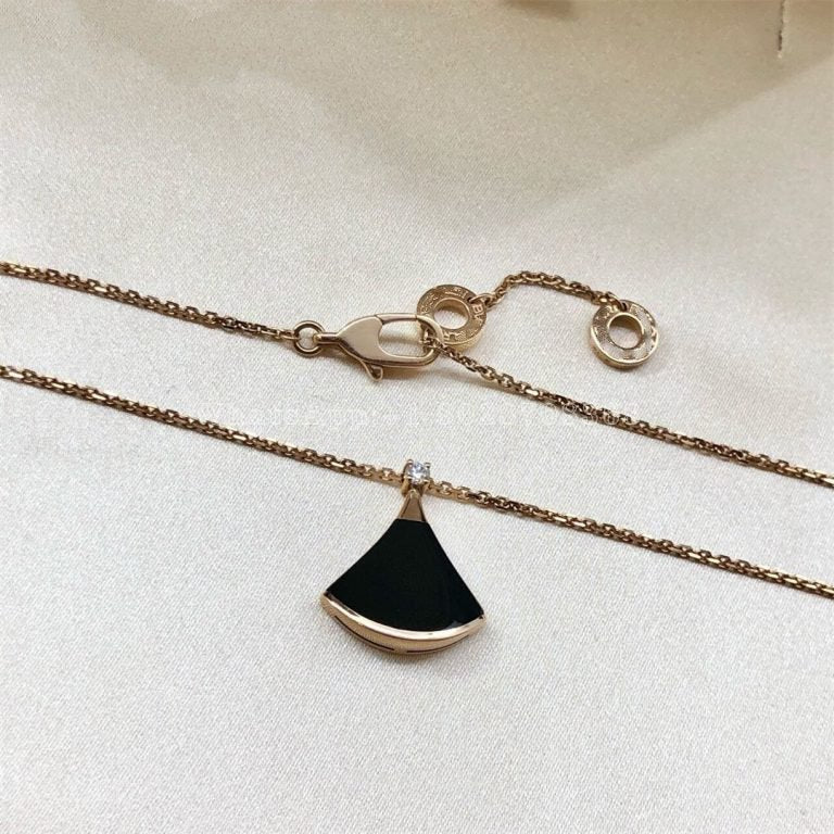 [Vellora Opalyn]DREAM NECKLACE ONYX 1 DIAMOND