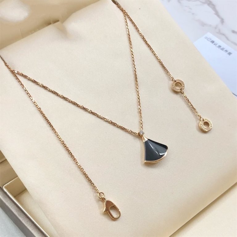[Vellora Opalyn]DREAM NECKLACE ONYX 1 DIAMOND