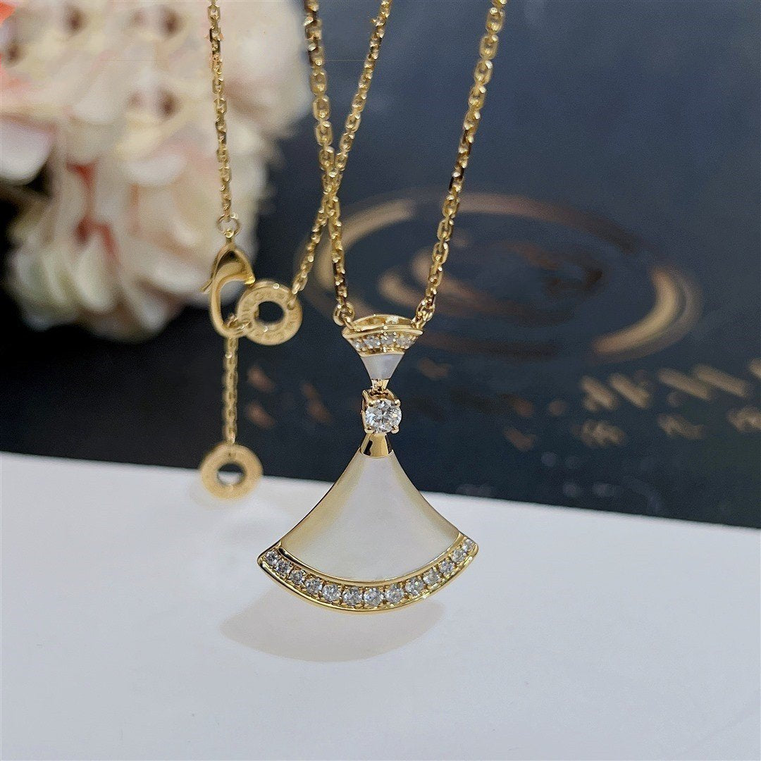 [Vellora Opalyn]DREAM NECKLACE MOP GOLD DIAMOND
