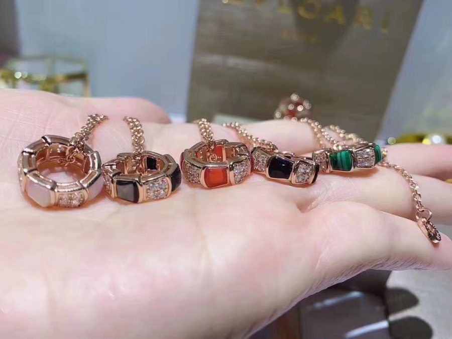 [Vellora Opalyn]SERPENTI PEDANT DIAMOND NECKLACE