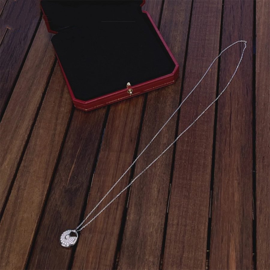 [Vellora Opalyn]AMULETTE SILVER FULL DIAMOND NECKLACE