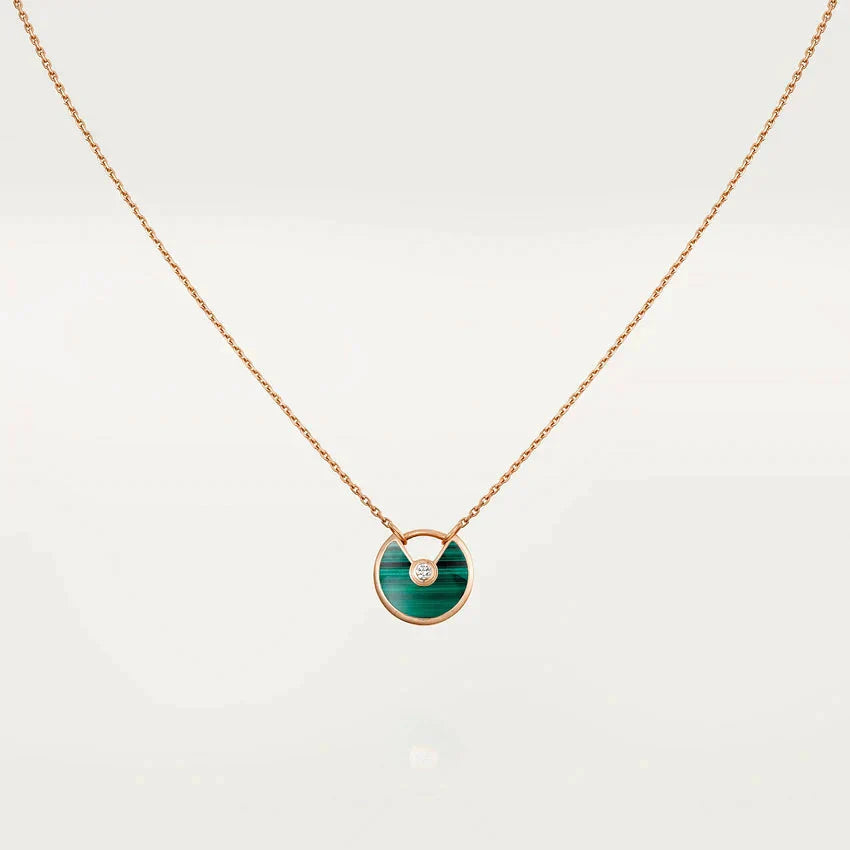 [Vellora Opalyn]AMULETTE ROSE GOLD MALACHITE NECKLACE
