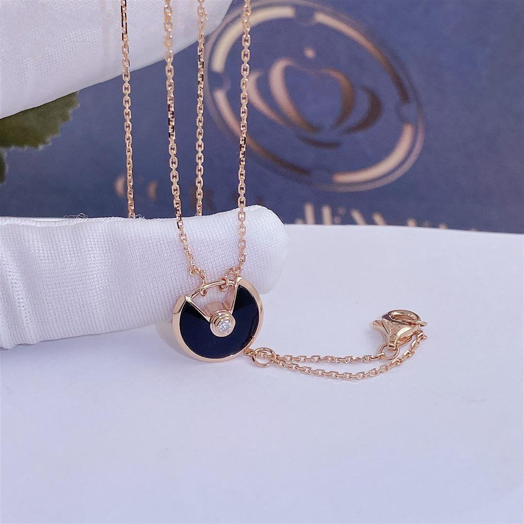 [Vellora Opalyn]AMULETTE ROSE GOLD ONYX NECKLACE