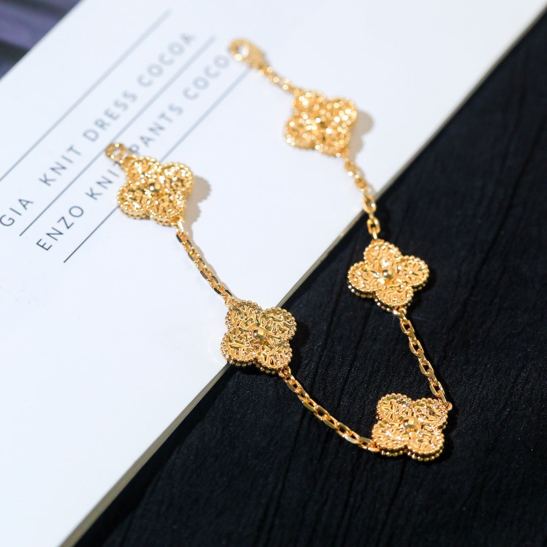 [Vellora Opalyn]CLOVER 5 MOTIFS BRONZING BRACELET