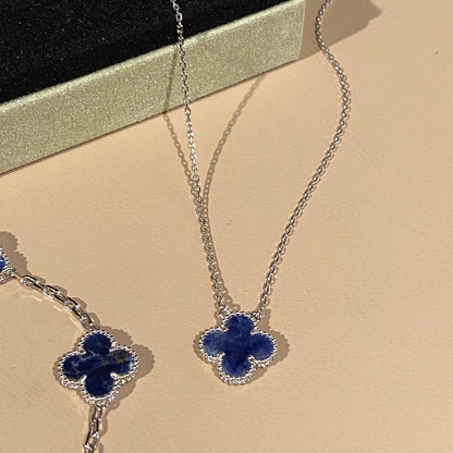[Vellora Opalyn]CLOVER 15MM PIETERSITE NECKLACE SILVER