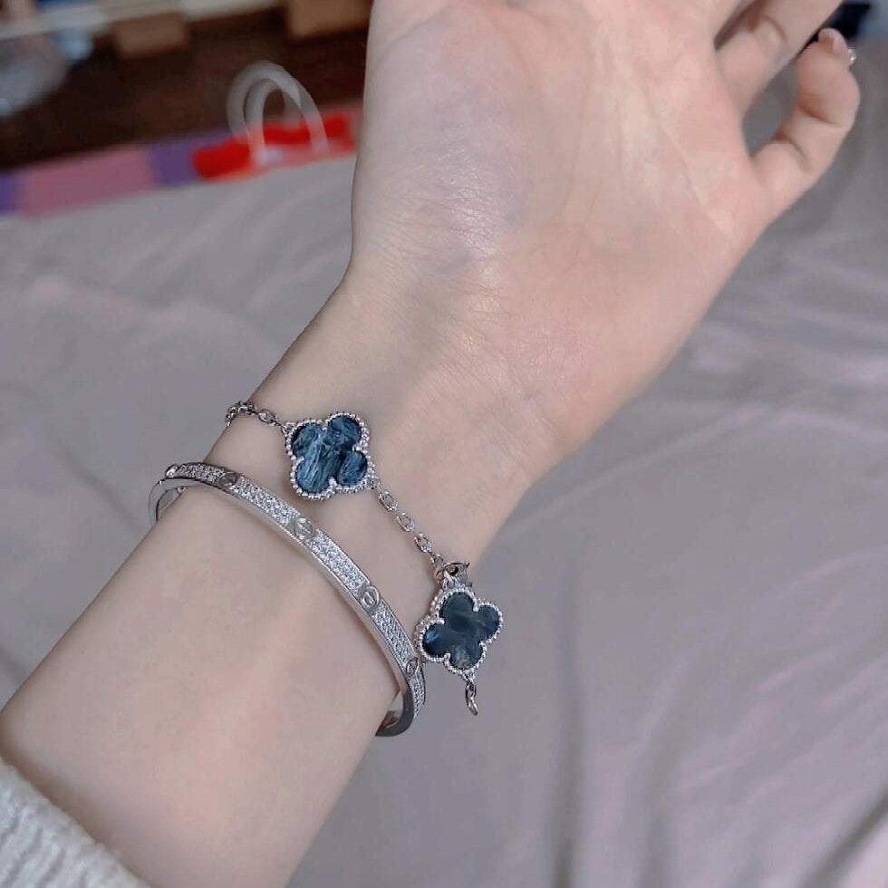 [Vellora Opalyn]CLOVER 5 MOTIF PIETERSITE SILVER BRACELET
