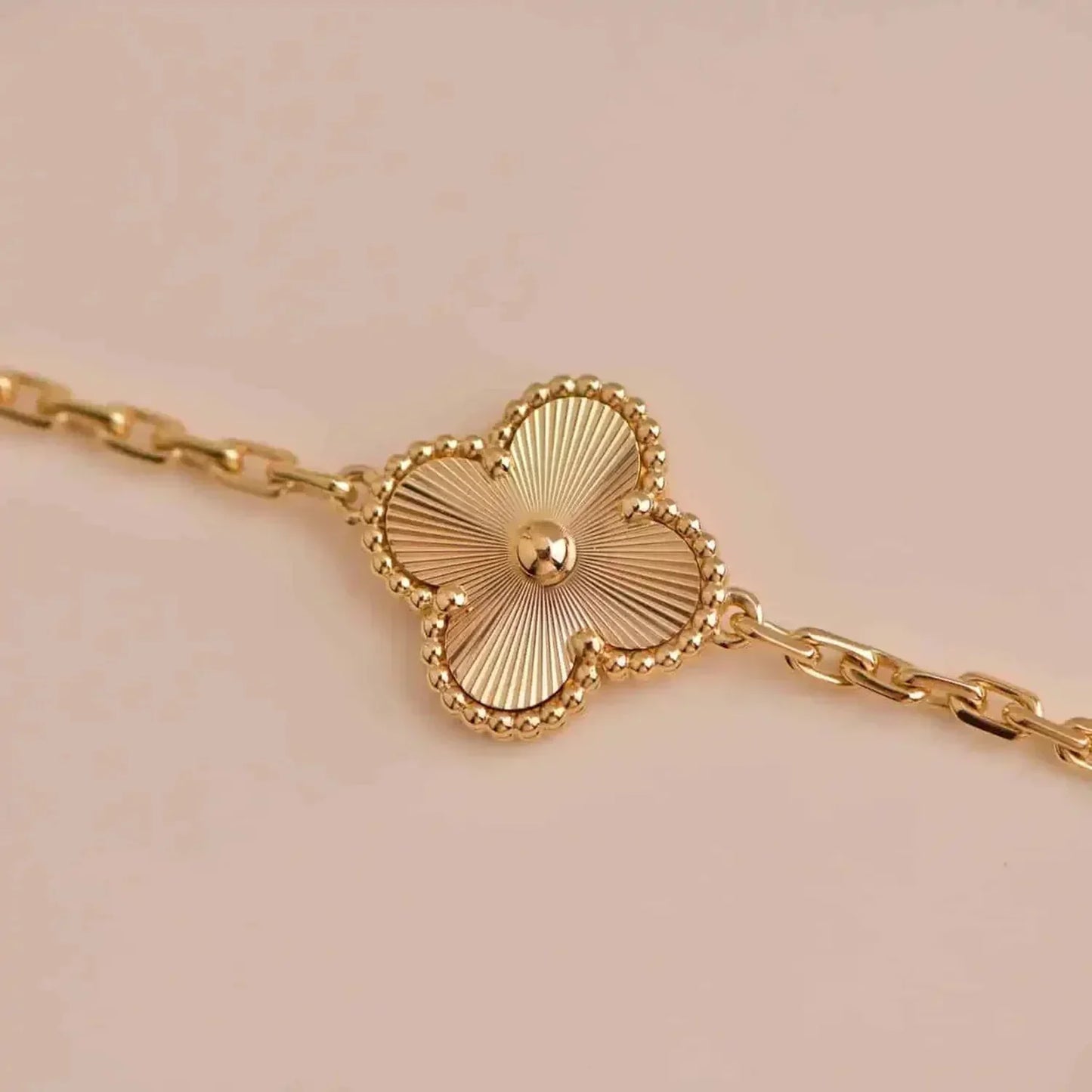 [Vellora Opalyn]CLOVER 5 FLOWERS LASER BRACELET