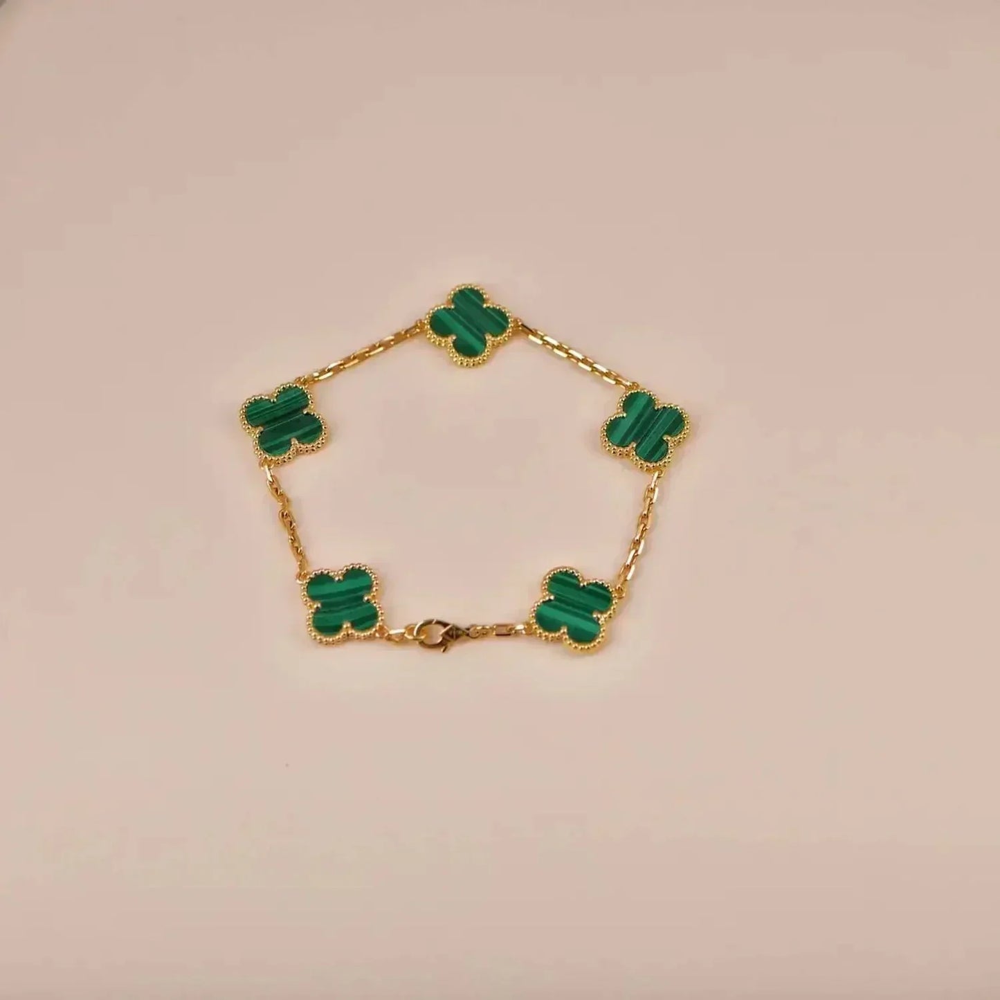 [Vellora Opalyn]CLOVER 5 MOTIFS MALACHITE BRACELET