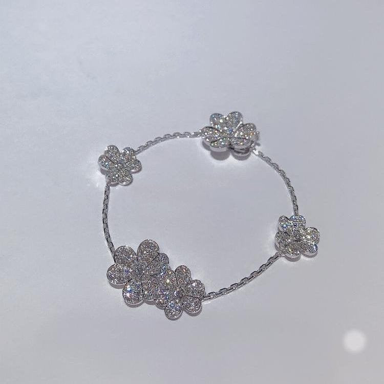 [Vellora Opalyn]FRIVOLE SILVER 5 FLOWERS BRACELET