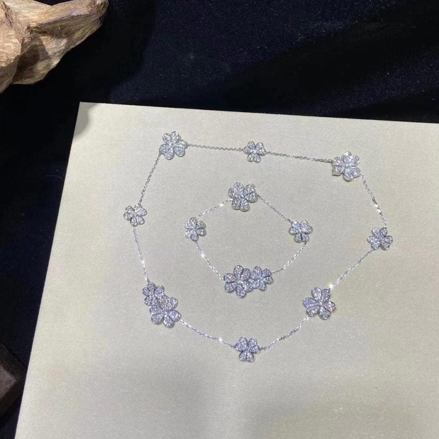 [Vellora Opalyn]FRIVOLE SILVER 5 FLOWERS BRACELET