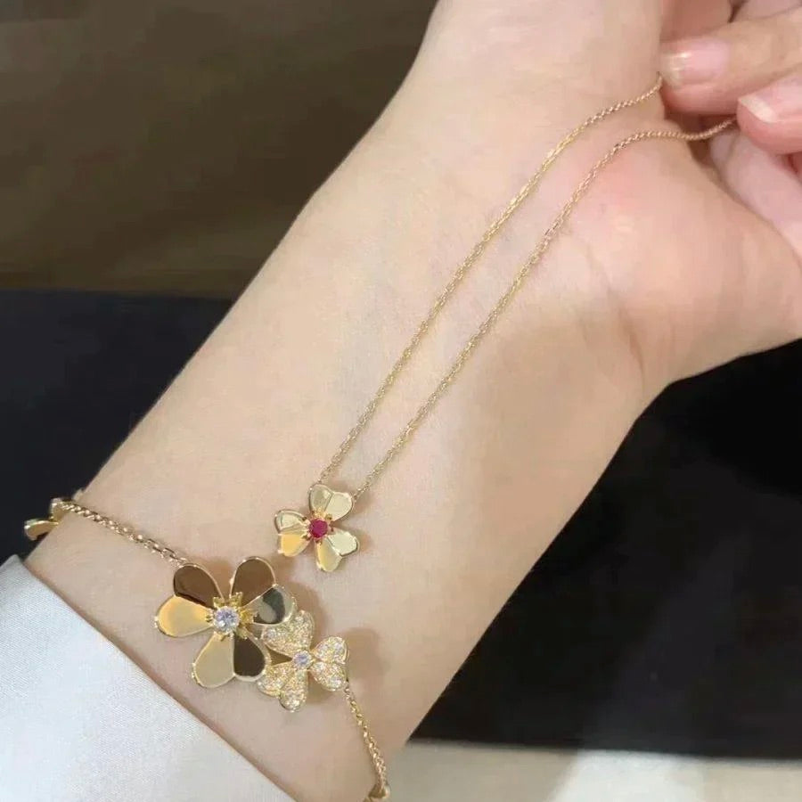 [Vellora Opalyn]FRIVOLE GOLD FLOWER NECKLACE