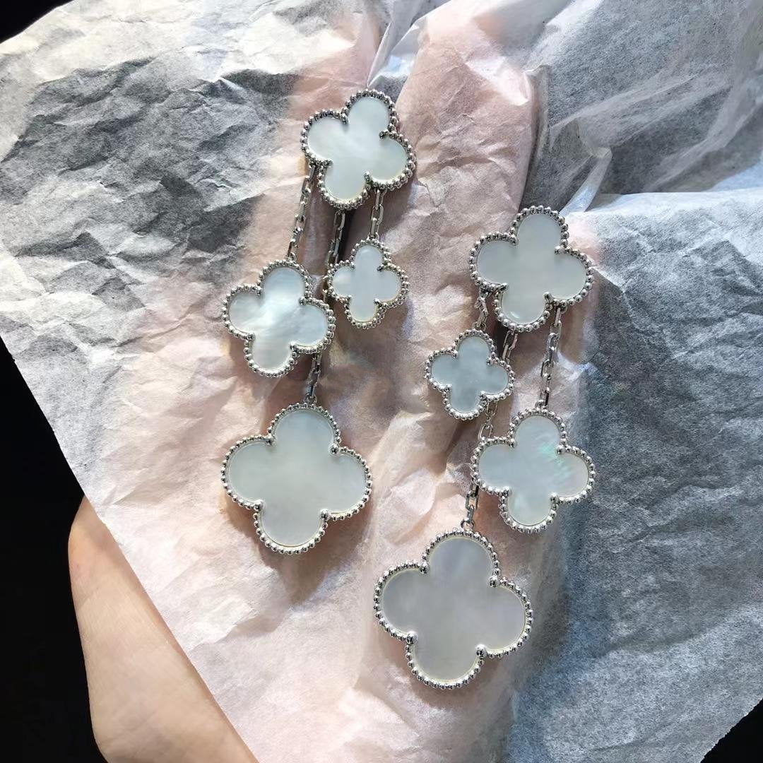 [Vellora Opalyn]CLOVER EARRINGS WHITE MOP 4 MOTIFS SILVER